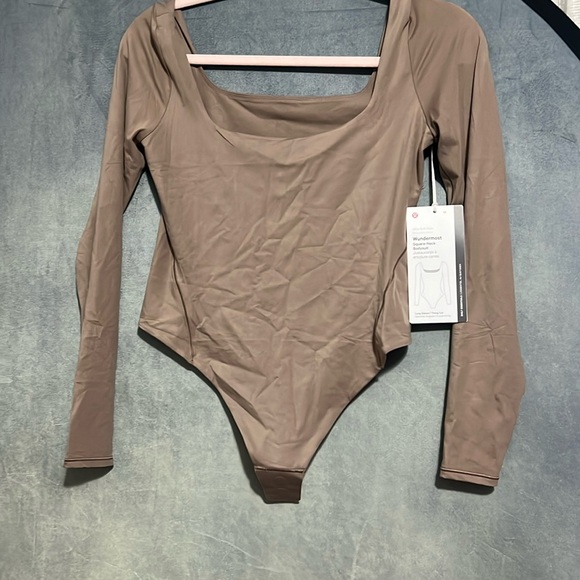 Square-Neck Long-Sleeve Bodysuit from Lululemon size M new with tag - Picture 3 of 9